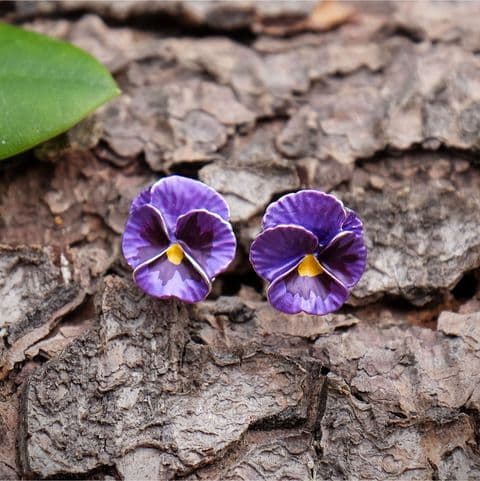 PANSY PURPLE FLOWER STUD EARRINGS