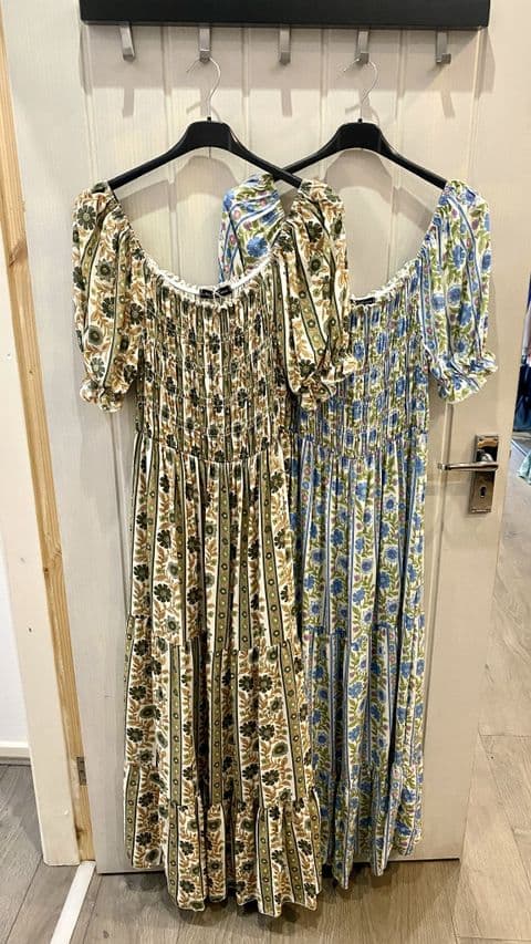 PATTERNED SHIRRED DRESS