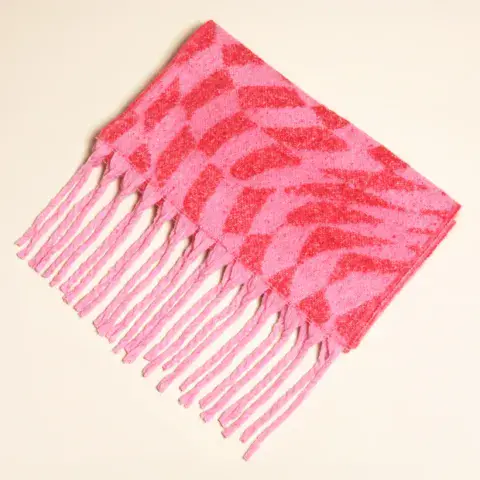 PINK AND RED WAVY CHECKERBOARD WINTER SCARF