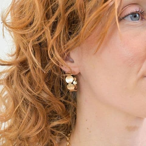 SILVER DAPPLED DISC HOOP EARRINGS (1)