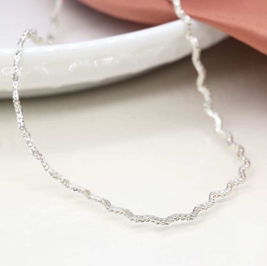 SILVER PLATED TEXTURED WAVE CHAIN NECKLACE