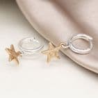 SILVER PLATED WORN HOOP EARRINGS WITH FAUX GOLD HAMMERED STARS