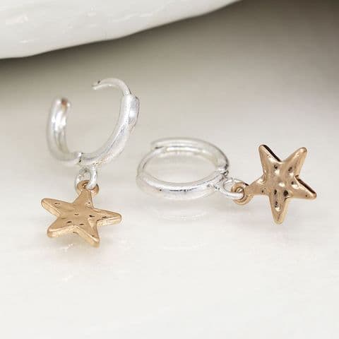 SILVER PLATED WORN HOOP EARRINGS WITH FAUX GOLD HAMMERED STARS