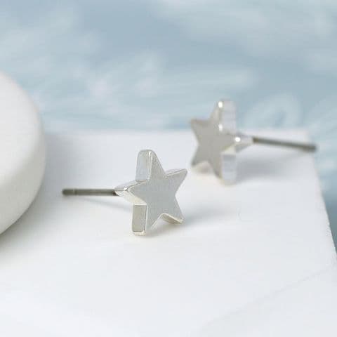 SMALL STAR STUD EARRINGS