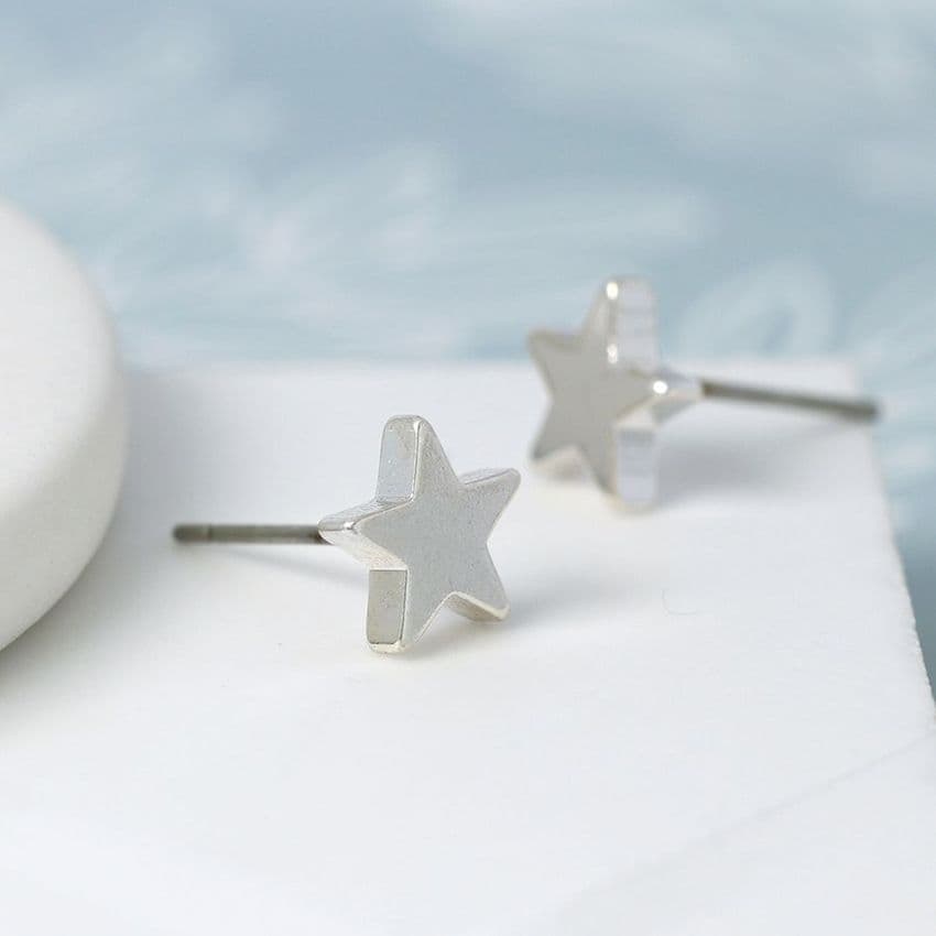 SMALL STAR STUD EARRINGS
