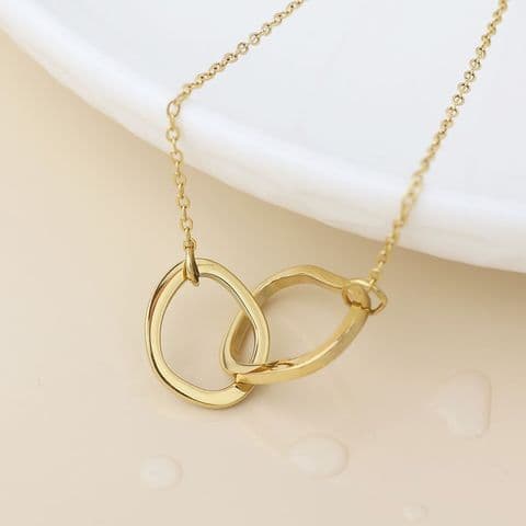 STAINLESS STEEL GOLD PLATE LINKED ORGANIC HOOPS NECKLACE