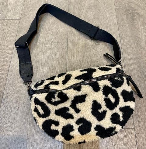 TEDDY ANIMAL PRINT SLING BAG