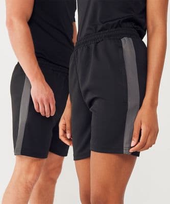 SHORTS WITH ZIP POCKETS & CONTRAST COLOUR