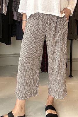 Cut Loose Easy Crop Trouser coconut micro check