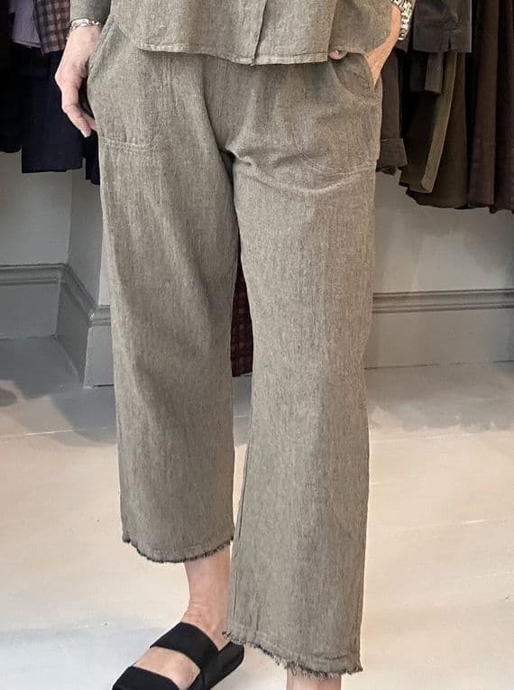 Cut Loose Frayed Edge Trouser bark