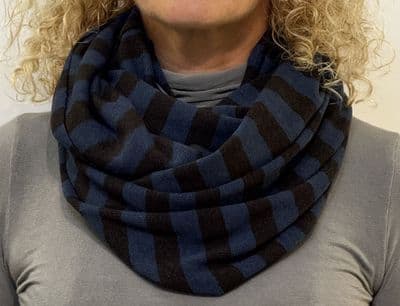 Neirami Snood blue stripe