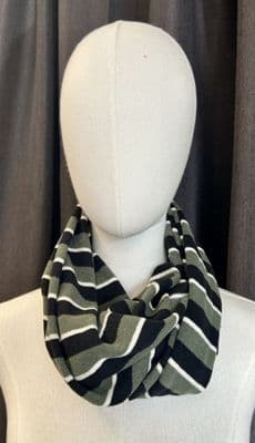 Neirami Snood forest stripe