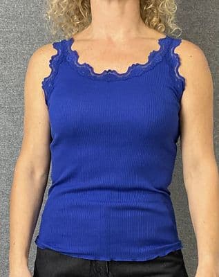 Rosemunde Vest Babette very blue