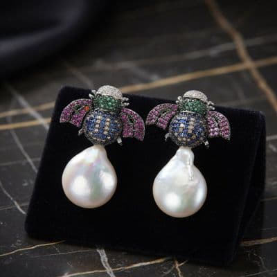 Beetle zircon Pearl stud earrings
