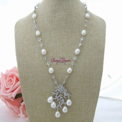Flower pendant freshwater pearl Necklace