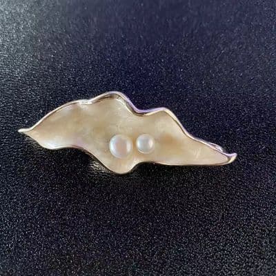 Mother of pearl enamel design brooch