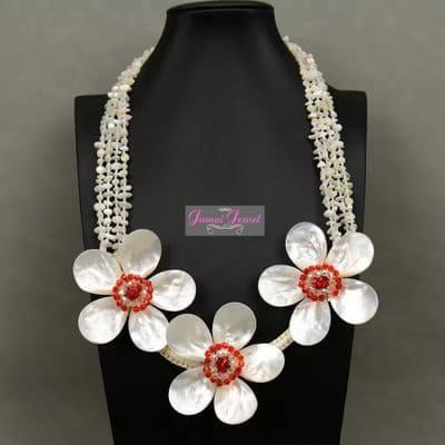 Mother of Pearl flower Necklace