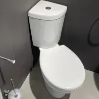 Loire Corner Close Coupled Toilet With Cistern and Slim Soft Close Seat - White
