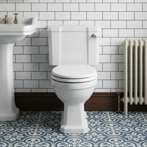 Victorian Style Close Coupled Toilet With Satin White Soft Close Seat