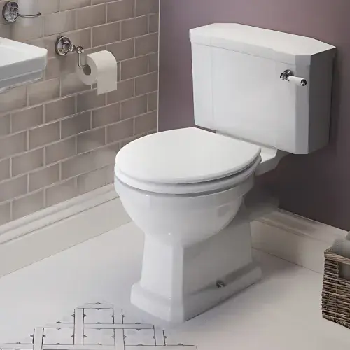 Victorian Style Close Coupled Toilet With White Soft Close Seat, Brass or Chrome Handle