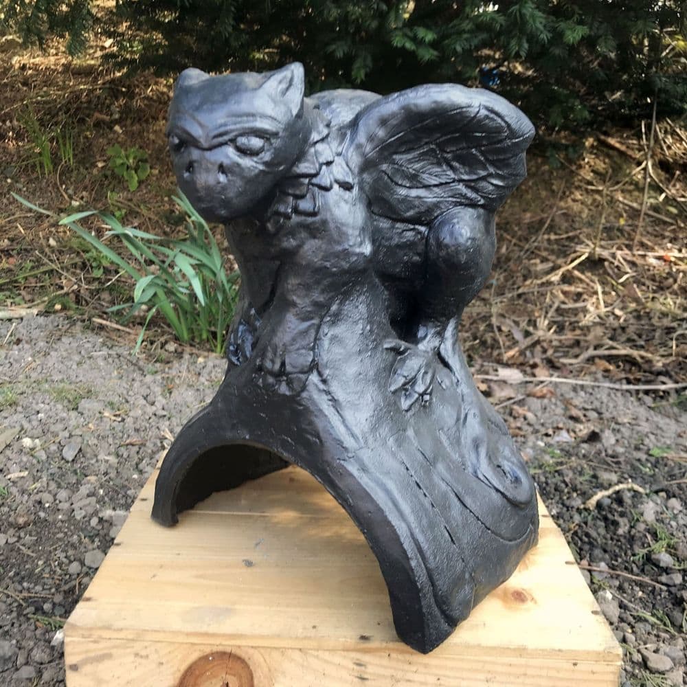 Baby Griffin Roof finial half round ridge tile