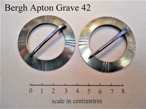 Anglo-Saxon bergh Apton annular brooch grave 42 set of 2