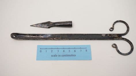 Greek to medieval arrow removal spoon of diocles