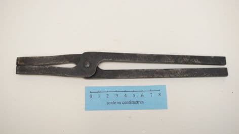 heavy duty Roman to medieval long nosed pliers 10