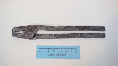 heavy duty Roman to medieval pliers 8
