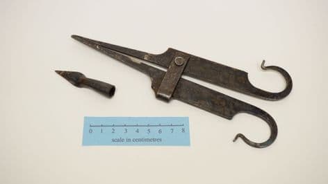 medieval style surgeons bodkin extractor and arrow head battlefield surgical use