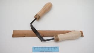 medieval woodworkers 4" scraper with beech wood handles