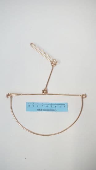 norse nostekrok knitting wool holder in Bronze curved arm type