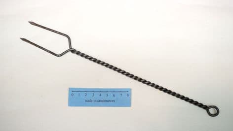 post medieval colonial style twisted wire cooking or toasting fork 12