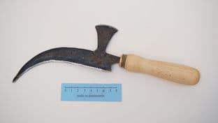 roman and medieval 6" 150mm sickle or serpette de vendage with back blade