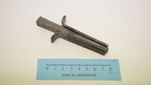 Roman and medieval quarry masons plug and feather