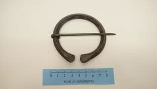 Roman Anglo-Saxon Viking square section penannular brooch 60mm with fowler class H terminals