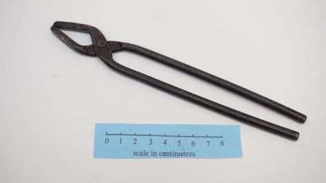 roman dental pliers saalburg germany find living history reenactment use