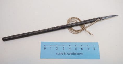 Roman large bale needle  and 2m of thread shepton mallet