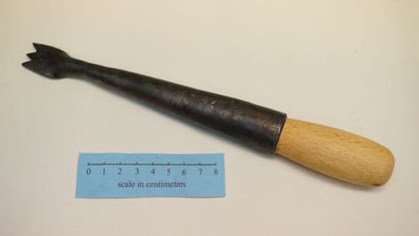 Roman masons socketed scutch chisel from Alise in Gaul
