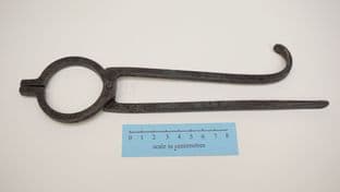 Roman Norse and Medieval tongs 10" with lifting hook Halleby style