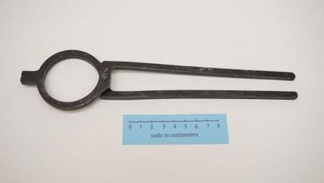 Roman pliers or tongs based on a find from Trier, 10