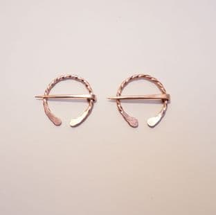 set of 2 Roman penannular brooches in copper 22mm diameter