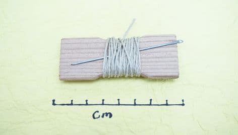 Viking Bjorko cedar wood thread winder linen and steel needle SHM5208
