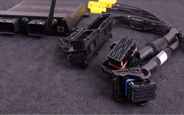 MaxxECU Race Skoda Octavia VR PnP Kit ME 7.5 AUQ