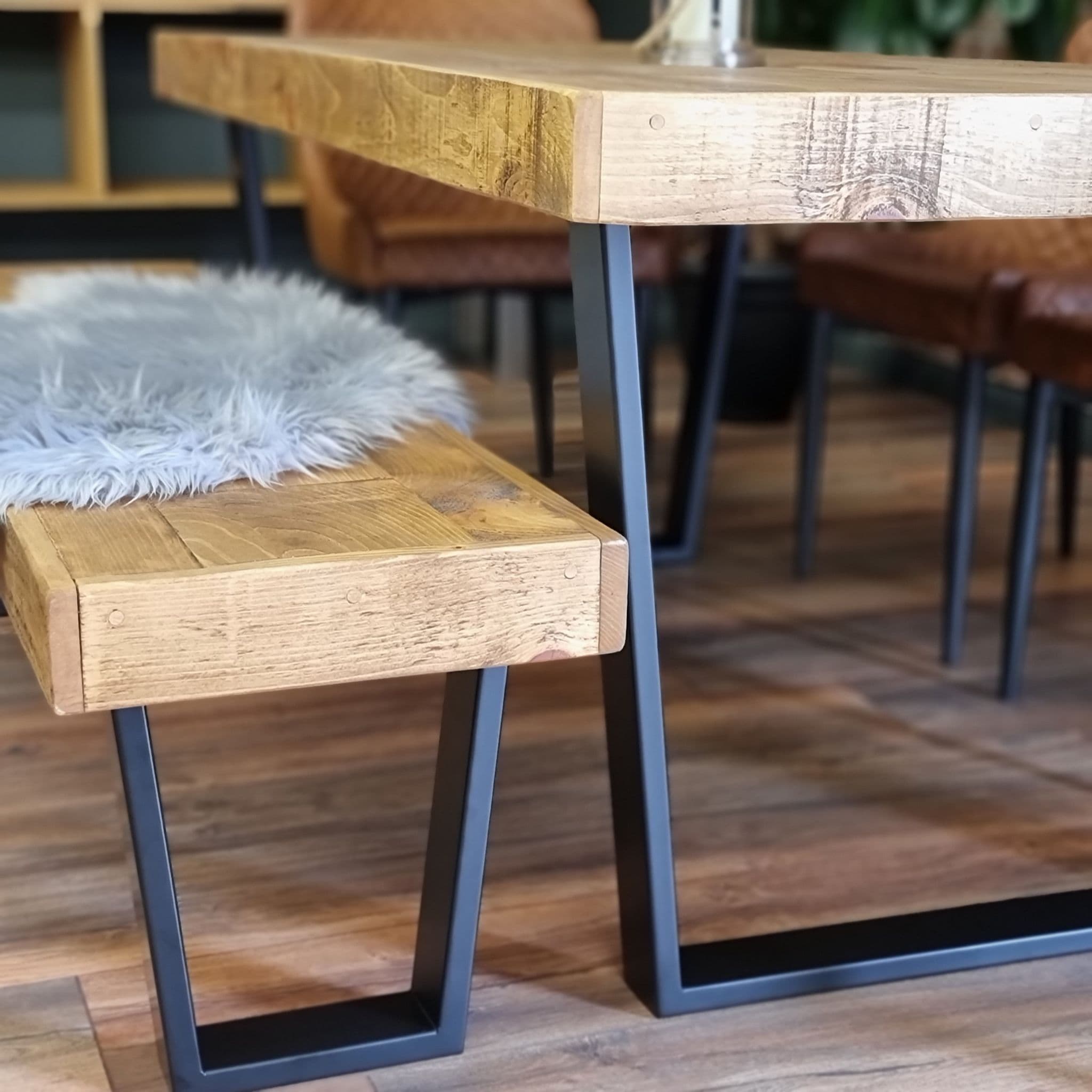 Boston Dining Table VFRAME LEGS