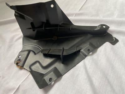 BMW E84 E90 E91 E92 E93 Right Inner Wheel Arch Cover 51717159190 ORIGINAL