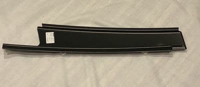 BMW E84 Right Rear Door B Column Cover 51352990326 ORIGINAL