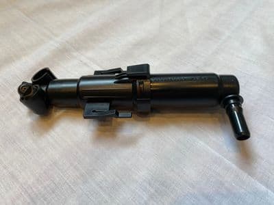 BMW F07 F10 F11 Left High Pressure Windscreen Washer Nozzle 61677377667 ORIGINAL