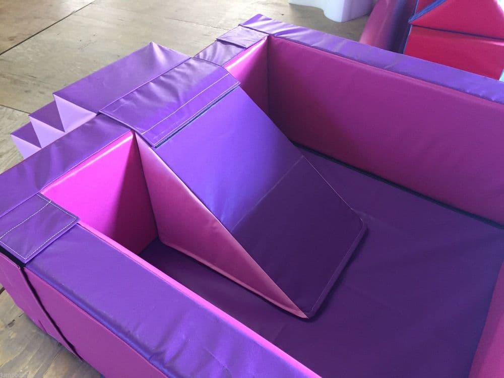 Ball Pond 4ft 6" x 18" High x 6" Wide Front Step and Removable Slide