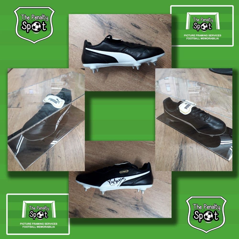 Glasgow Celtic Signed SIR KENNY DAGLISH boots in Perspex Case